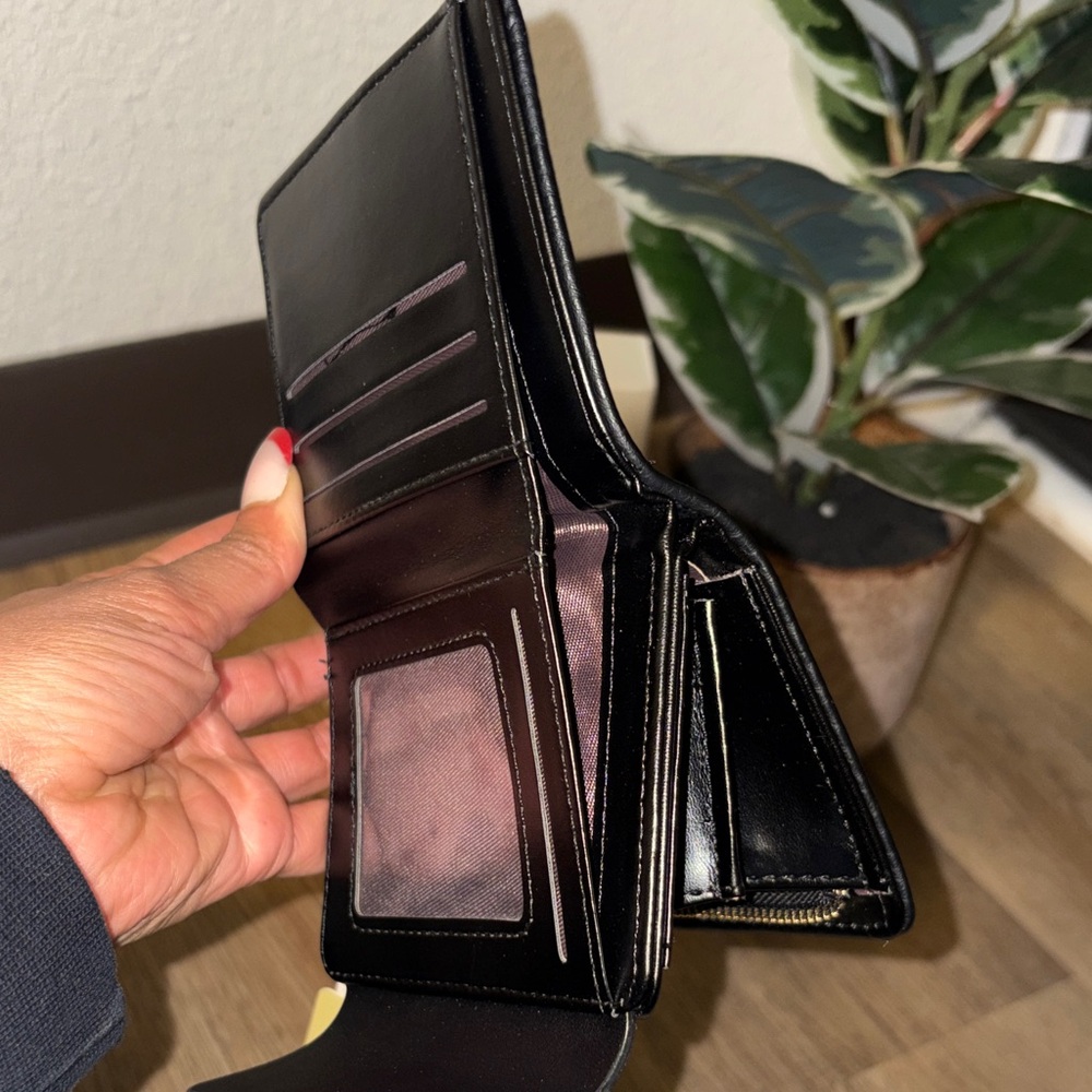 Black Leather Small Fold Wallet - Picture 8 of 14